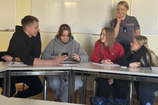 IIIE klasės mokiniai lankėsi Lietuvos Respublikos vidaus reikalų ministerijoje